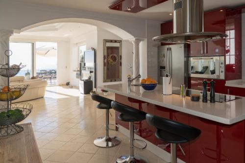 Chimenea - Luxury Villa with Infinity Pool & Stunning Sea Views - LUAL