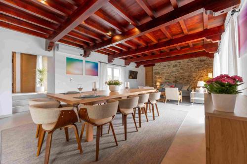 Ruang duduk di Reverence Villas Caldelas