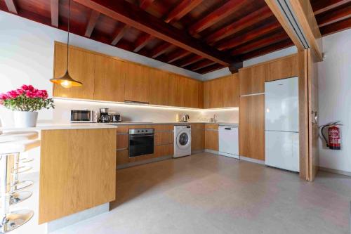 Dapur atau dapur kecil di Reverence Villas Caldelas