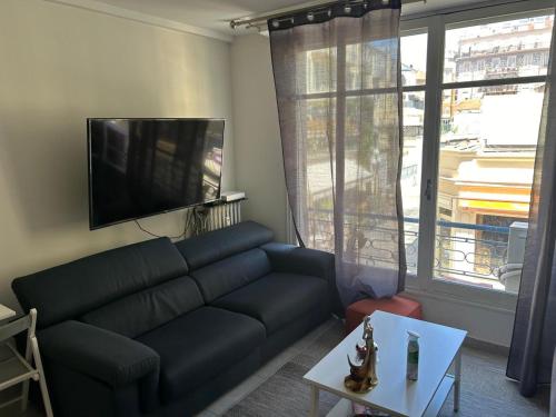 Χώρος καθιστικού στο New central nice sea down town