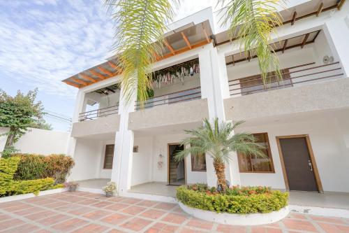 Galeriebild der Unterkunft Casa entera en Salinas - 3 pisos Piscina Jacuzzi Wifi Parqueo in Salinas