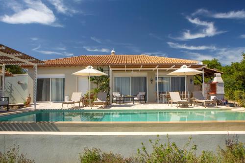 Villa Ariel - Cozy Mediterranean Retreat