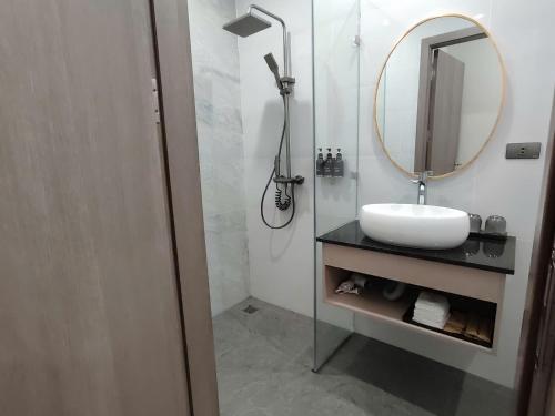 Ένα μπάνιο στο Dresidence Hotel Ninh Binh