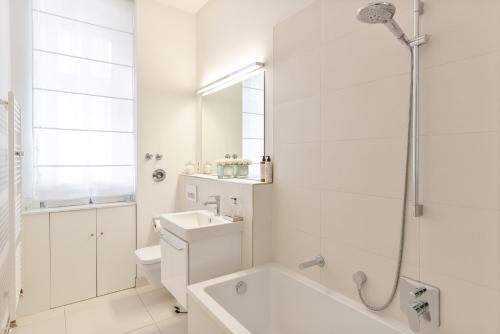 120 sqm Historic Design Apartment Savignyplatz near Ku'damm photo 9