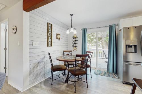 Φωτογραφία από το άλμπουμ του Easy Stay OKI σε Oak Island