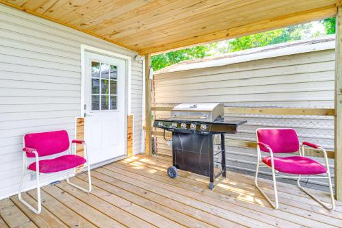 Fotografie z fotogalerie ubytování Lakefront Livingston Retreat with Dock and Fire Pit! v destinaci Blanchard