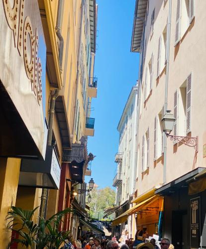 APPARTEMENT en DUPLEX VIEUX NICE