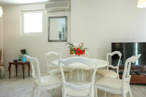 Vivien central 2 bedroom apartment