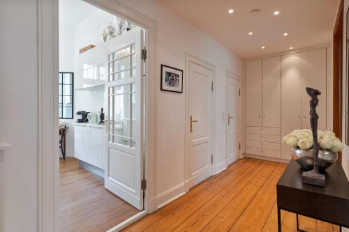 120 sqm Historic Design Apartment Savignyplatz near Ku'damm photo 20