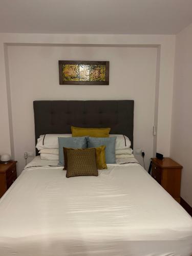 House -Sleeps 6-Garden-Fireplace