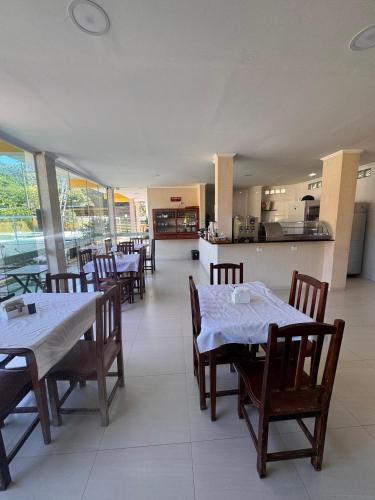 Una cocina o cocineta en Pousada Cabeça do Indio - Trindade