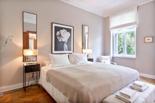 120 sqm Historic Design Apartment Savignyplatz near Ku'damm photo 3