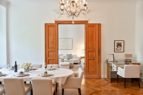 120 sqm Historic Design Apartment Savignyplatz near Ku'damm photo 11