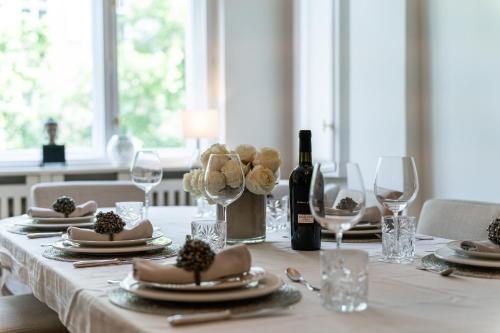 120 sqm Historic Design Apartment Savignyplatz near Ku'damm photo 23
