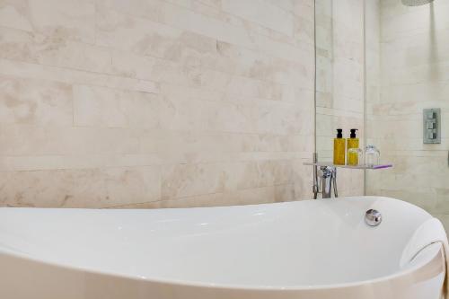 Residences at The Gyle - London photo 50