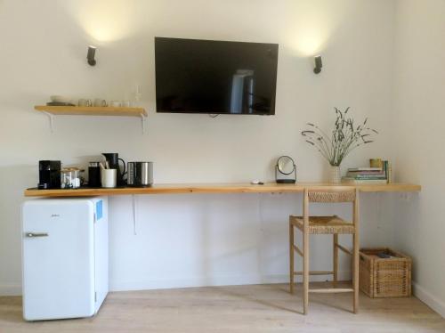 Galería fotográfica de Olive Grove boutique studio en Ágios Panteleḯmon