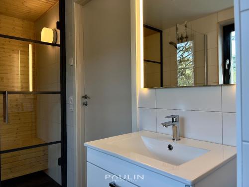 Koupelna v ubytování Lindvallen Ski Resort Pool and Padel - Sauna - 6 Guests