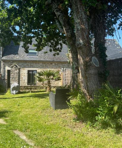 Maisonnette bretonne typique Beg Meil Fouesnant Ty Breizh plage