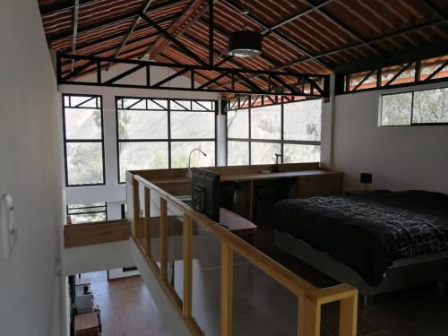 Ένα ή περισσότερα κρεβάτια σε δωμάτιο στο Nice country house with pool and beautiful view