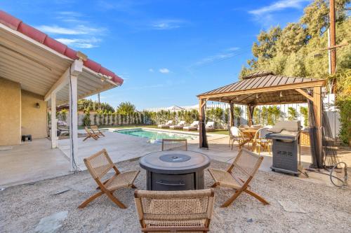Patio nebo venkovní prostory v ubytování Rather Be Desert Getaway by Rather Be Properties