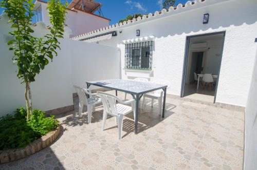 Bungalow Troyano - Paradise Retreat by the Beach