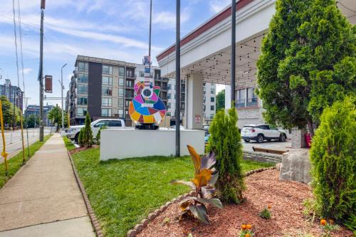 a building with a large elephant sign on the side of it at Best Western Downtown PLUS Music Row in Nashville