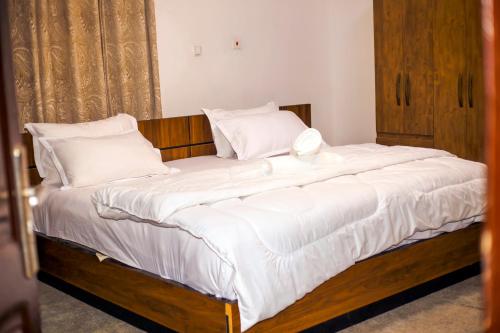 Katil atau katil-katil dalam bilik di Khya Luxe Villa