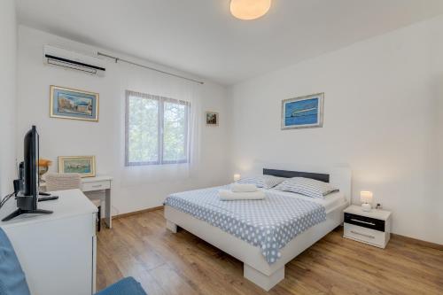 Meje seafront suite
