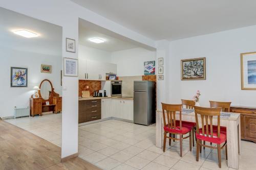 Meje seafront suite