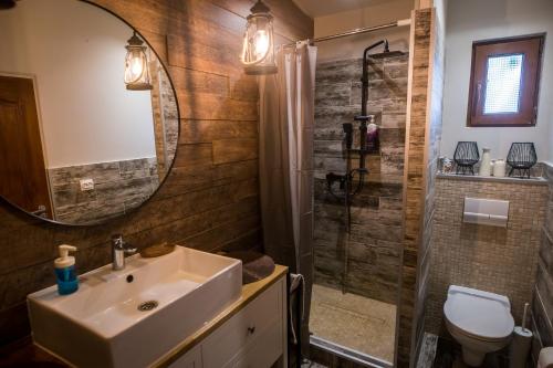 Bilik mandi di Casa Zen Bruznic