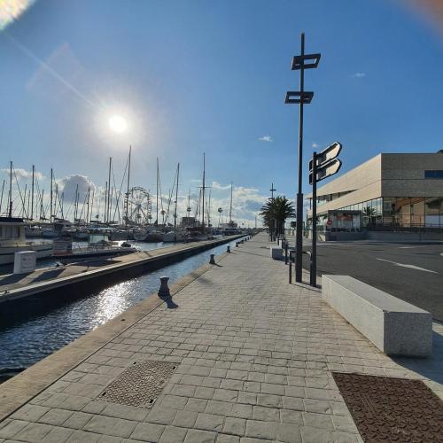 Studio aux pieds de la Marina avec wifi et clim