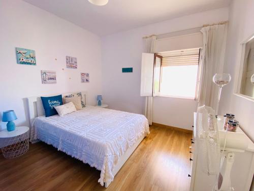 Bia Vintage Villa - Casa com Vista Mar, Terraço e Jardim no Centro de Alvor