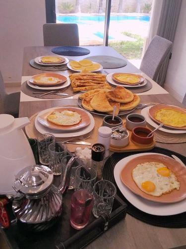 Mad i villaen eller i nærheden