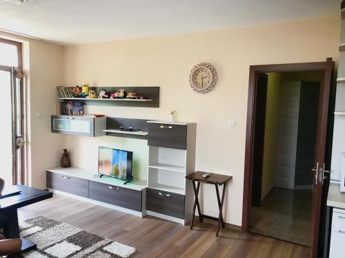 Μια τηλεόραση ή/και κέντρο ψυχαγωγίας στο Apartment Feo