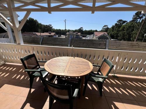 Photo de la galerie de l'établissement Résidence Le Cordouan - 072 - Appartement 5 personnes dans Résidence avec Piscine MAE-1911, à Soulac-sur-Mer