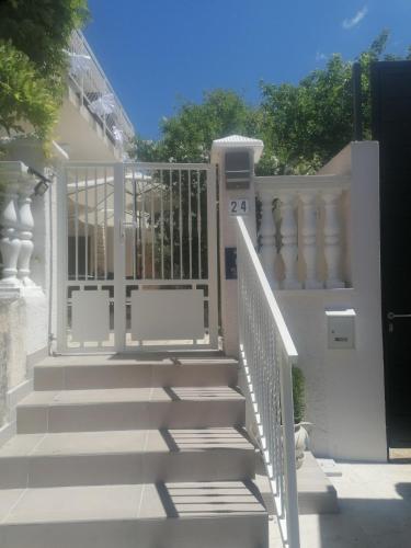Holiday House Suzana - Free Covered Parking