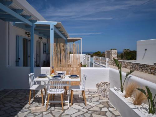 Stratos House