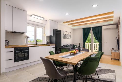 Divine Apartment Drnis - "Modern comfort at the gateway to Krka National Park"