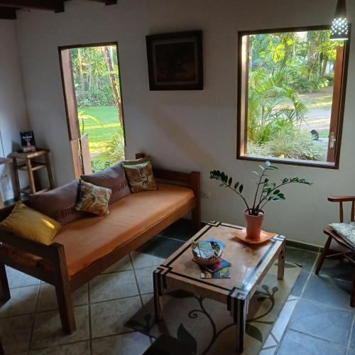 Villa dos Pássaros Paraty Hospedagemにあるシーティングエリア