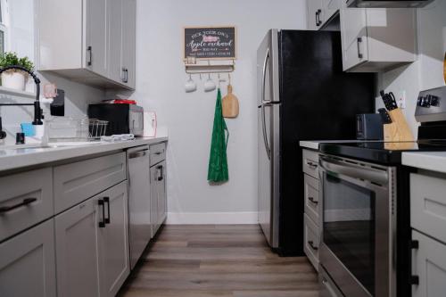 Η κουζίνα ή μικρή κουζίνα στο Gorgeous views 1st Apple hill exit Family Fun