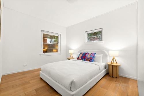 Ένα ή περισσότερα κρεβάτια σε δωμάτιο στο Coogee Crest - Relaxed Base between Randwick & Beach