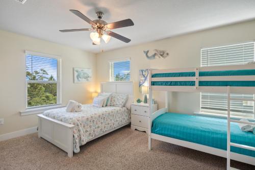 Postel nebo postele na pokoji v ubytování Arborgate Sunkissed Seahorse At 13987 Hanging Branch Way By Pkrm