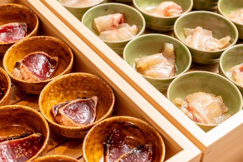 Makanan di atau berdekatan hotel