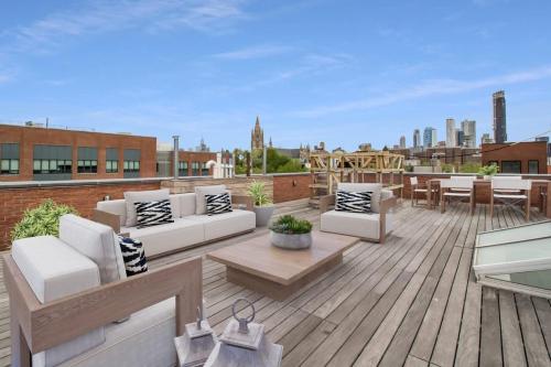 Χώρος καθιστικού στο 399- Luxury 6BR 5Baths Townhouse with Garage in Carroll