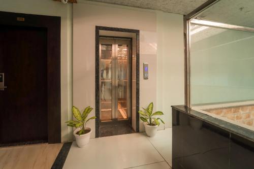 Ένα μπάνιο στο Hotel Roshan