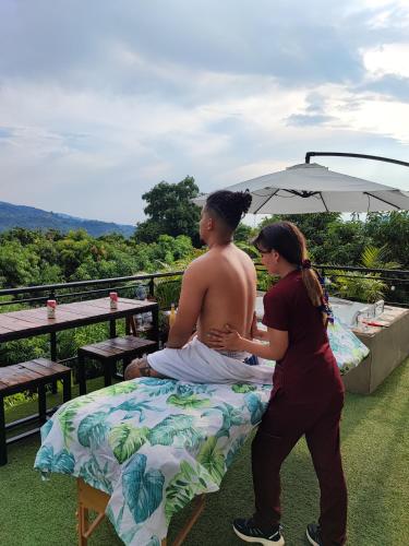 Clientes alojados en Glamping Entre Rocas Tena