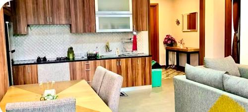 Η κουζίνα ή μικρή κουζίνα στο Vila Vimala Hills 3Bedroom Privatepool Tenda camping dan ayunan