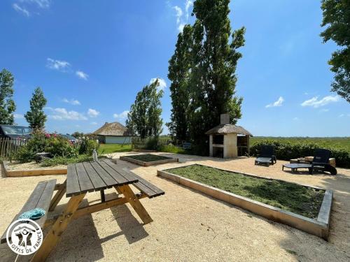 Séjour Authentique en Bourrines Traditionnelles à Beauvoir-sur-Mer - FR-1-426-583