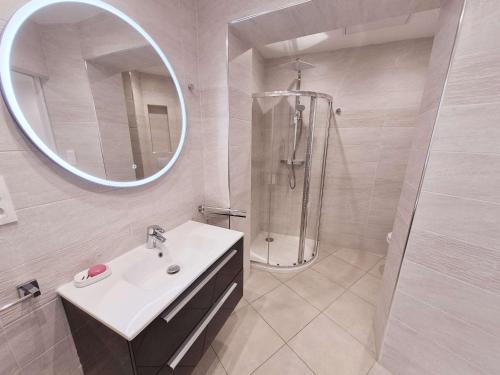 Photo de la galerie de l'établissement Appartement moderne proche plage à Boulogne-sur-Mer - FR-1-675-52, à Boulogne-sur-Mer