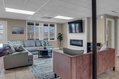 Gallery image of Lake Barkley Retreat - Newly Renovated - 5 BR in Cadiz